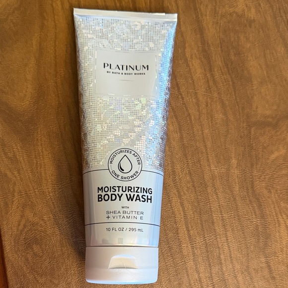 Bath & Body Works Platinum Moisturizing Body Wash and Hydration Body Cream - Picture 2 of 11